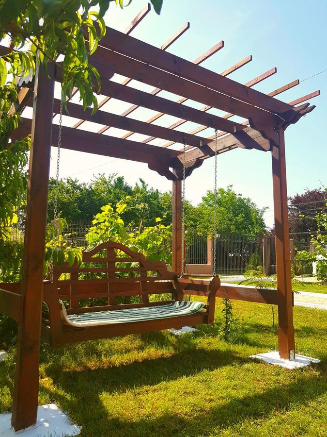 Nobless Villa Mereni  Экстерьер фото